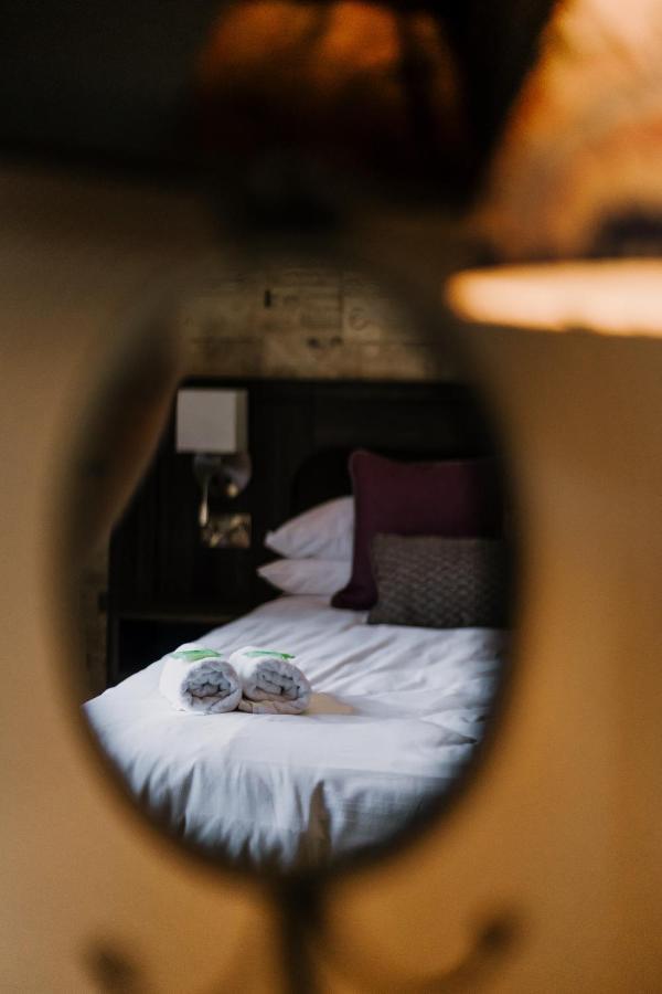 The Bull Hotel Стоуни Стратфорд Екстериор снимка