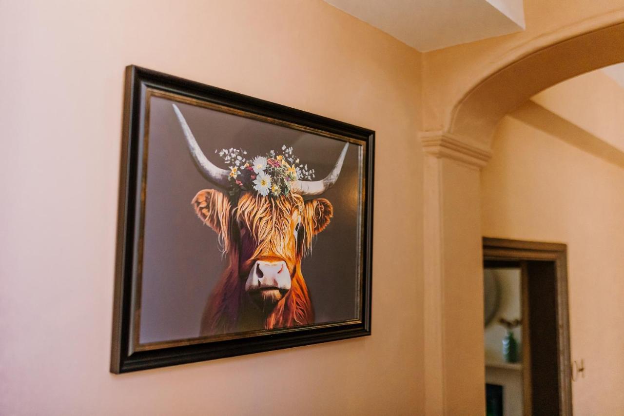 The Bull Hotel Стоуни Стратфорд Екстериор снимка
