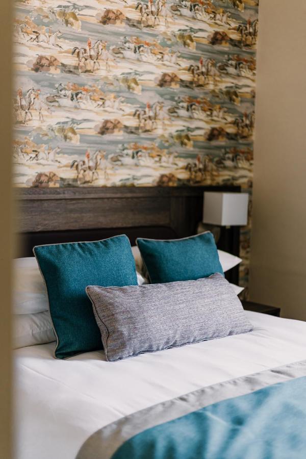 The Bull Hotel Стоуни Стратфорд Екстериор снимка