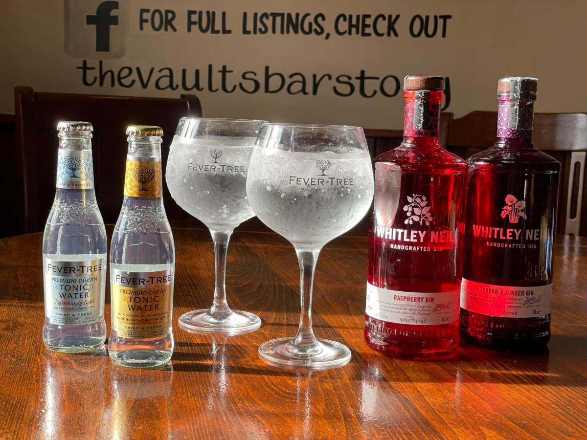 The Bull Hotel Стоуни Стратфорд Екстериор снимка